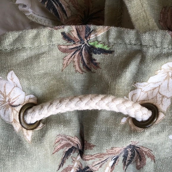 Beachy Hawaiian Print Cotton Backpack - Picture 10 of 11